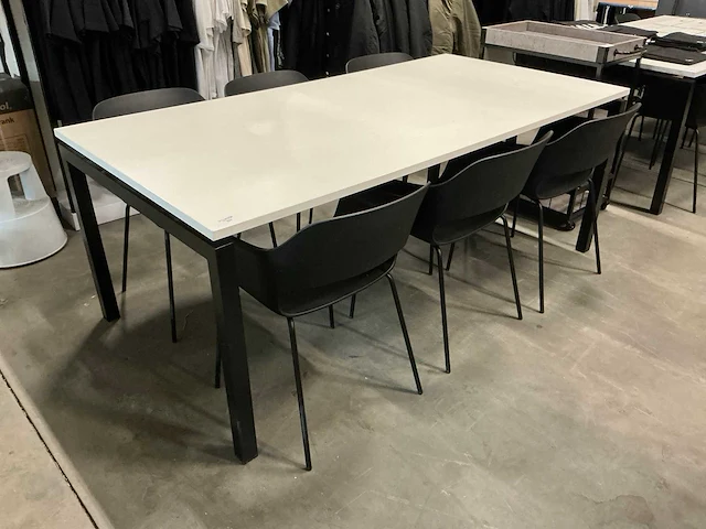 Tafel met 6 babila stoelen - afbeelding 1 van  4