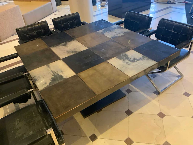 Tafel met 8 stoelen - afbeelding 5 van  8
