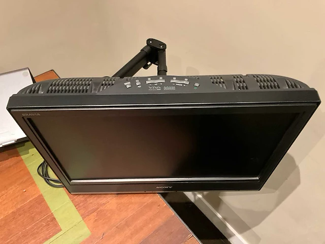 Tafel met audio apparatuur - afbeelding 6 van  7