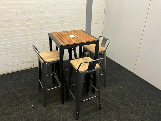Tafel met krukken - afbeelding 1 van  5