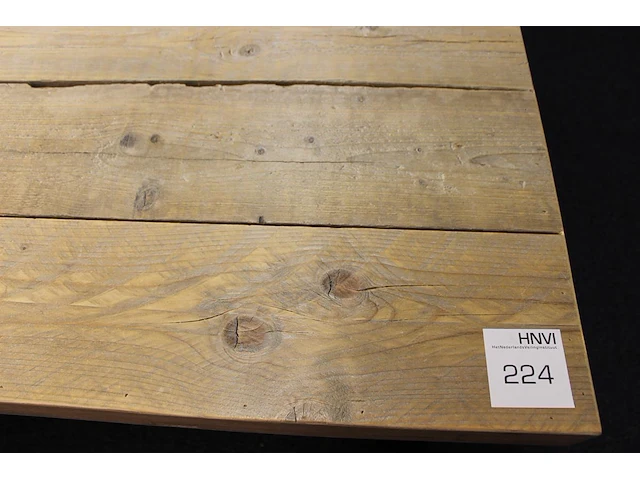 Tafel met zwaar metalen kruispoot en houten blad. afmeting 156 x 77 cm . hoogte 78 cm. - afbeelding 2 van  2