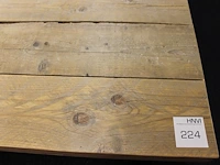 Tafel met zwaar metalen kruispoot en houten blad. afmeting 156 x 77 cm . hoogte 78 cm. - afbeelding 2 van  2