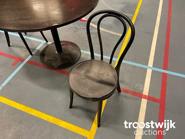 Tafel & stoelen restaurantinrichting - afbeelding 3 van  3