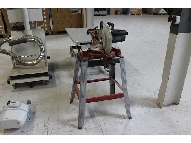 Tafelafkortverstekzaag op onderstel einhell tc-sm 2531u. - afbeelding 1 van  3