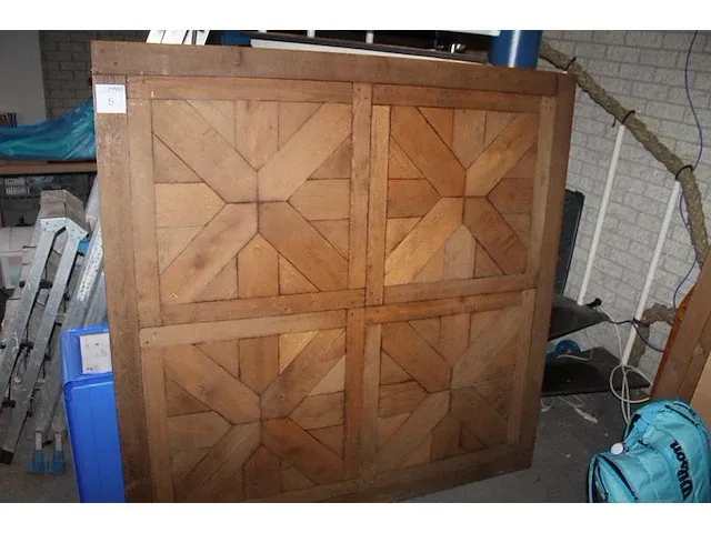 Tafelblad gemaakt van kasteelvloerdelen 153 x 153 cm. - afbeelding 1 van  4