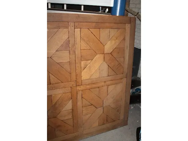 Tafelblad gemaakt van kasteelvloerdelen 153 x 153 cm. - afbeelding 3 van  4