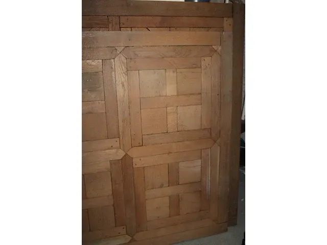 Tafelblad gemaakt van kasteelvoerdelen 137 x 137 cm. - afbeelding 3 van  4