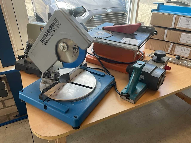 Tafelcirkelzaagmachine (3x) - afbeelding 1 van  6