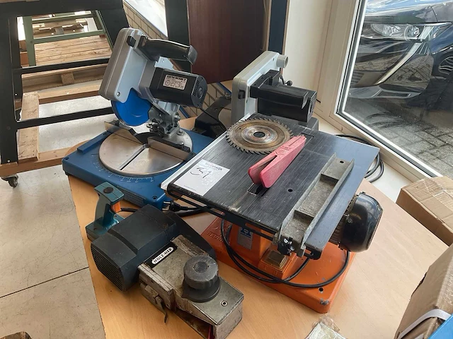 Tafelcirkelzaagmachine (3x) - afbeelding 2 van  6