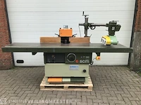 Tafelfreesmachine met doorvoerapparaat scm, t130