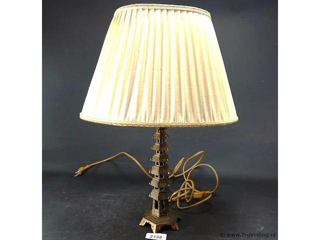 Tafellamp met oosterse bronzen pagode lamp voet - afbeelding 1 van  5