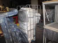 Tafellinnen in rolcontainer. - afbeelding 2 van  2