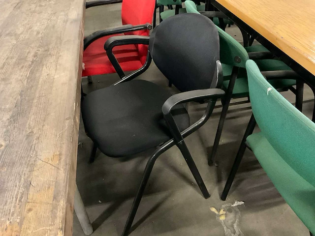 Tafels met stoelen (3x) - afbeelding 3 van  9