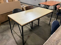 Tafels met stoelen (3x) - afbeelding 4 van  9