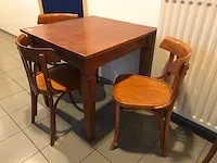 Tafels met stoelen - afbeelding 4 van  6