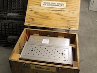 Tafeltap met legblad in houten kist - afbeelding 2 van  3