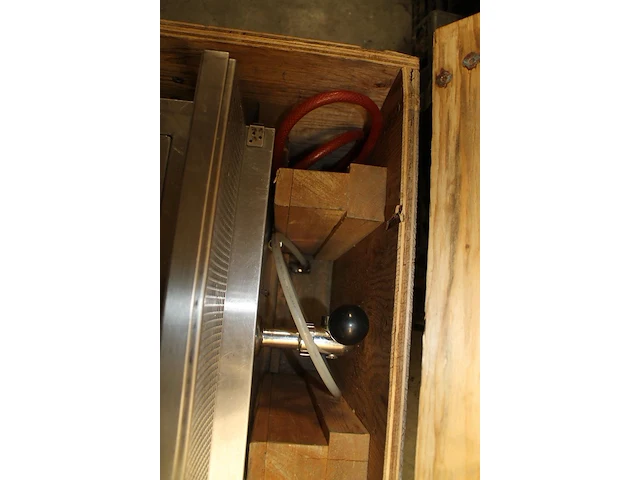 Tafeltap met legblad in houten kist - afbeelding 3 van  3
