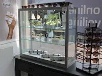 Tafelvitrine met twee schuifdeuren. afmeting 90 x 30 x 81 cm. - afbeelding 1 van  3