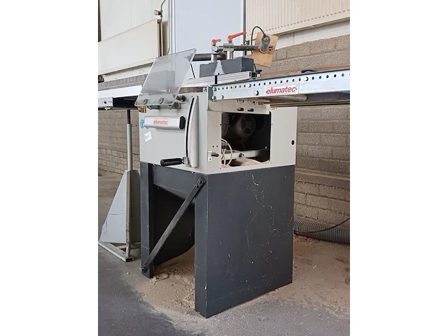 Tafelzaagmachine met aan en afvoerbaan elumatec, ts 161, bouwjaar 1996 - afbeelding 2 van  29