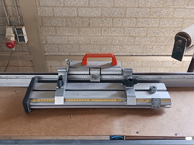 Tafelzaagmachine met aan en afvoerbaan elumatec, ts 161, bouwjaar 1996 - afbeelding 9 van  29
