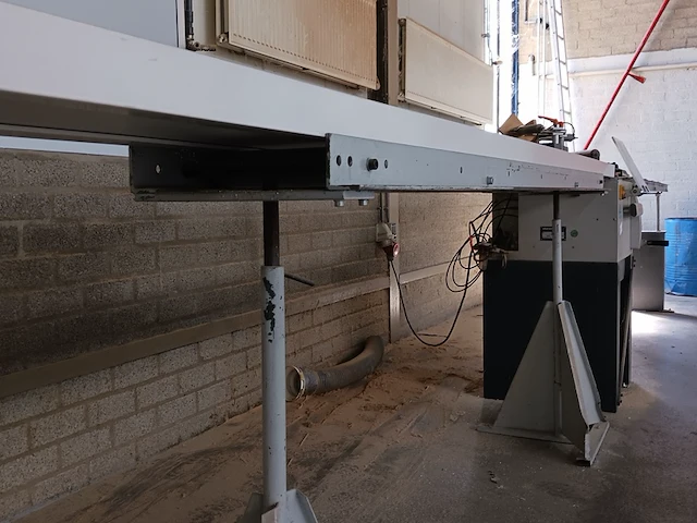 Tafelzaagmachine met aan en afvoerbaan elumatec, ts 161, bouwjaar 1996 - afbeelding 18 van  29