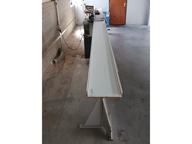 Tafelzaagmachine met aan en afvoerbaan elumatec, ts 161, bouwjaar 1996 - afbeelding 19 van  29