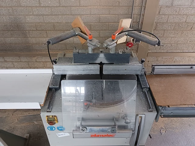 Tafelzaagmachine met aan en afvoerbaan elumatec, ts 161, bouwjaar 1996 - afbeelding 24 van  29