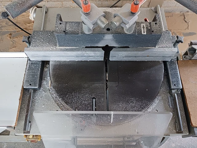 Tafelzaagmachine met aan en afvoerbaan elumatec, ts 161, bouwjaar 1996 - afbeelding 26 van  29