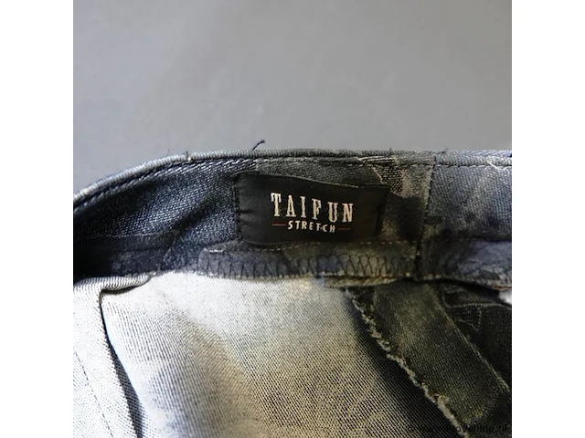 Taifun - afbeelding 5 van  5