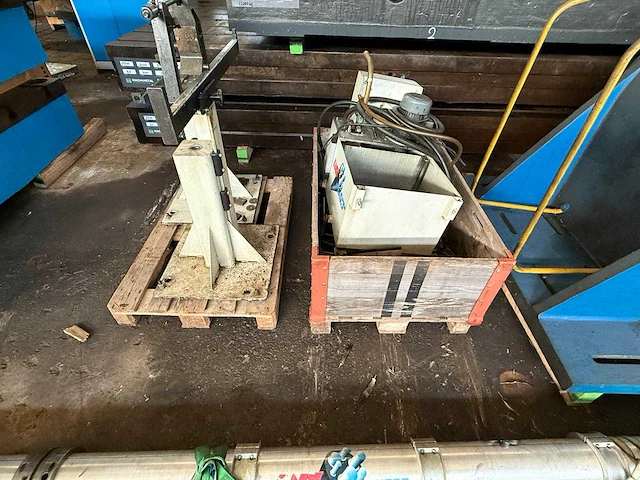 Takang - tnc-20n - cnc lathe - 1997 - afbeelding 16 van  26