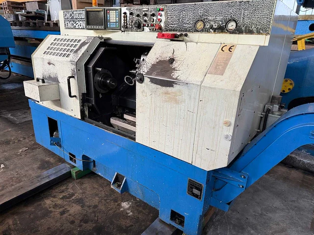 Takang - tnc-20n - cnc lathe - 1997 - afbeelding 12 van  26