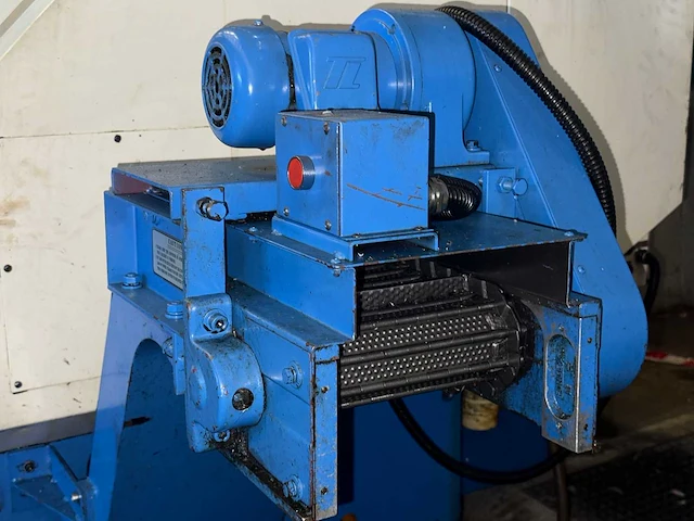 Takang - tnc-20n - cnc lathe - 1997 - afbeelding 35 van  40