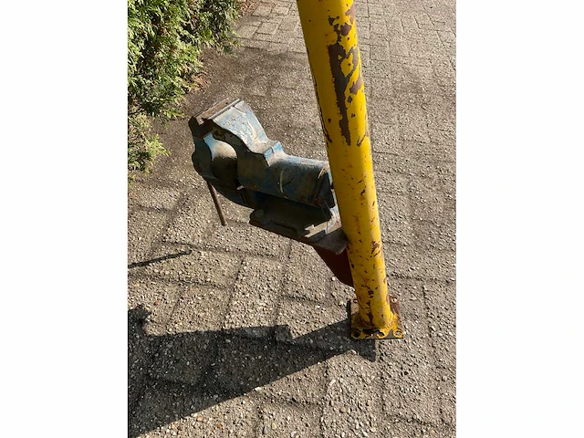 Takelarm met bankschroef - afbeelding 2 van  8