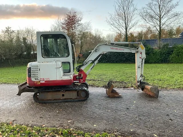 Takeuchi tb 125 minigraafmachine - afbeelding 6 van  34