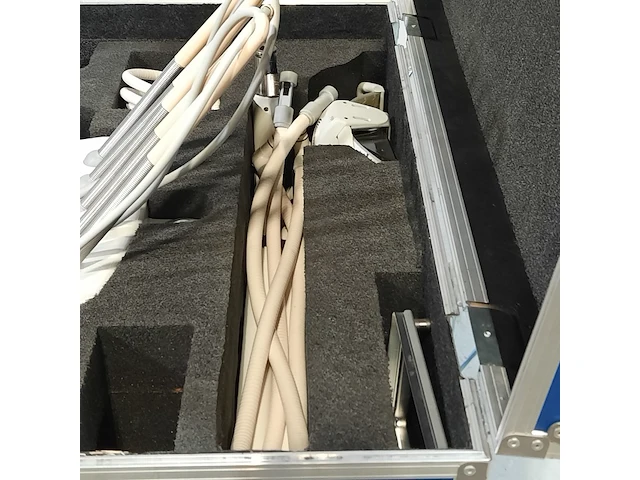 Tandarts behandel uitrusting in flightcase - afbeelding 8 van  22