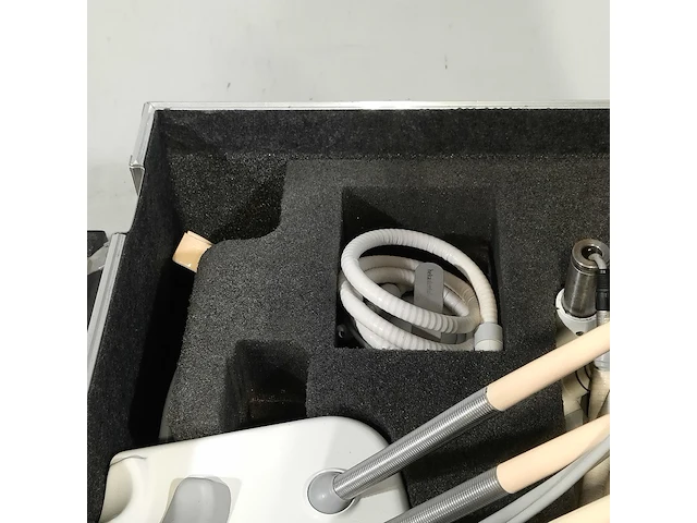 Tandarts behandel uitrusting in flightcase - afbeelding 10 van  22