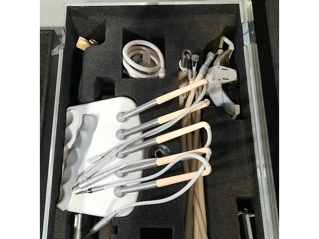 Tandarts behandel uitrusting in flightcase - afbeelding 13 van  22