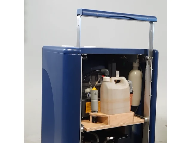 Tandarts behandel uitrusting in flightcase - afbeelding 22 van  22