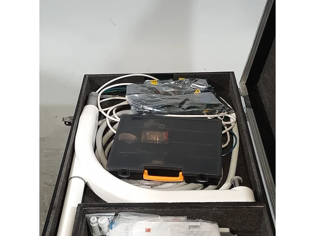 Tandarts behandel uitrusting in flightcase - afbeelding 2 van  18