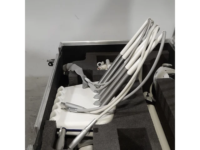 Tandarts behandel uitrusting in flightcase - afbeelding 5 van  18