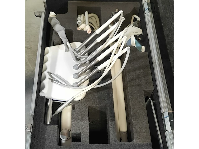 Tandarts behandel uitrusting in flightcase - afbeelding 7 van  18