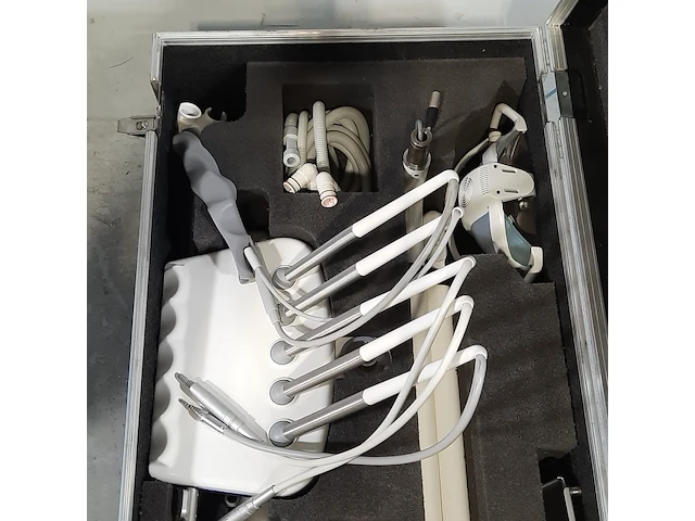 Tandarts behandel uitrusting in flightcase - afbeelding 8 van  18