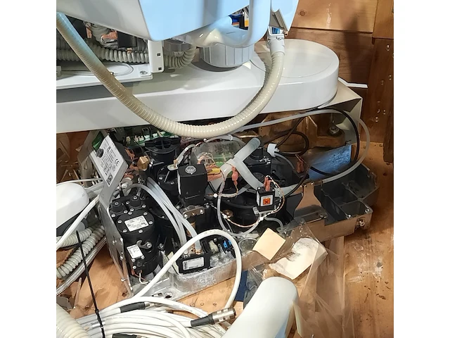 Tandarts behandel uitrusting in onderdelen, kavo - afbeelding 8 van  16