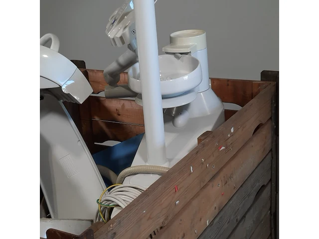 Tandarts behandel uitrusting in onderdelen, kavo - afbeelding 16 van  17