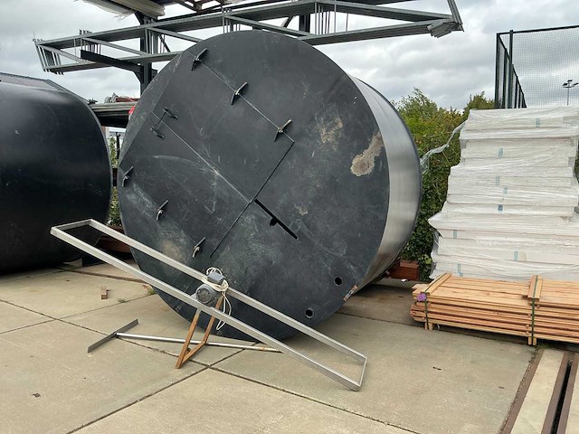 Tank met mixer installatie - afbeelding 1 van  14