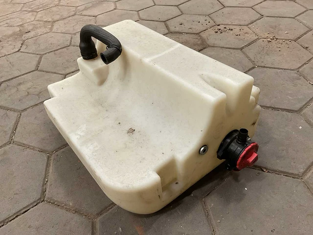 Tank - afbeelding 1 van  4
