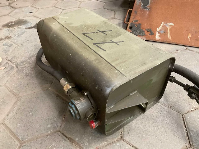 Tank - afbeelding 4 van  4
