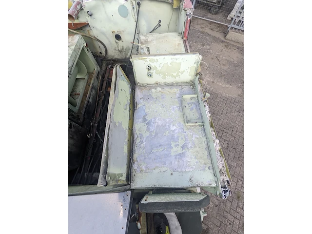 Tankautospuit wrak, marom herrington - afbeelding 16 van  76