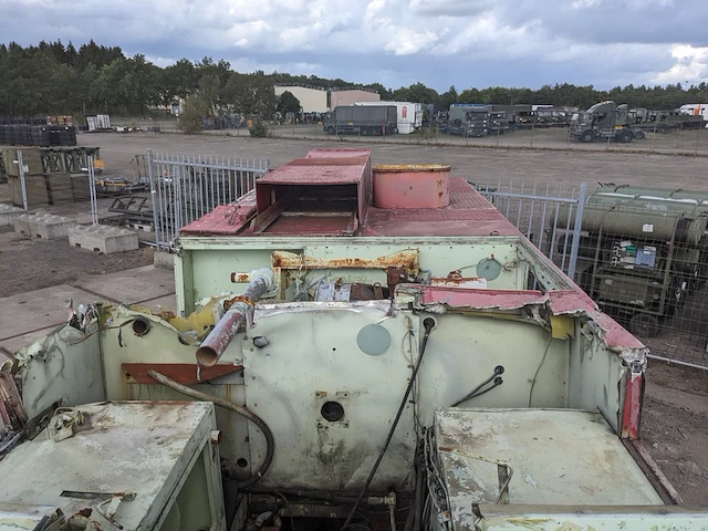 Tankautospuit wrak, marom herrington - afbeelding 19 van  76