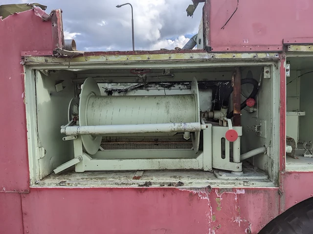 Tankautospuit wrak, marom herrington - afbeelding 38 van  76